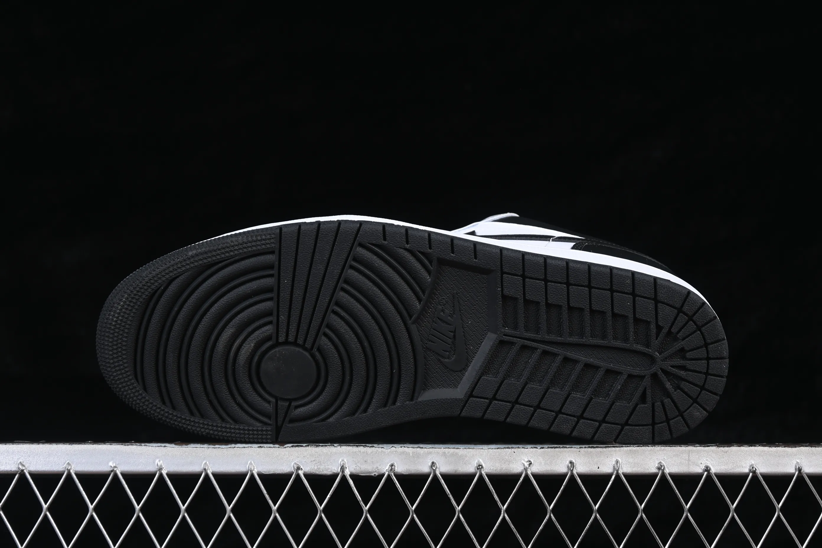All categories Air Jordan Jordan series basketball shoes Air Jordan 1 Low Air Jordan 1 Low AJ1 Joe 1 white gray black hook low-top retro culture basketball shoes 553558-045